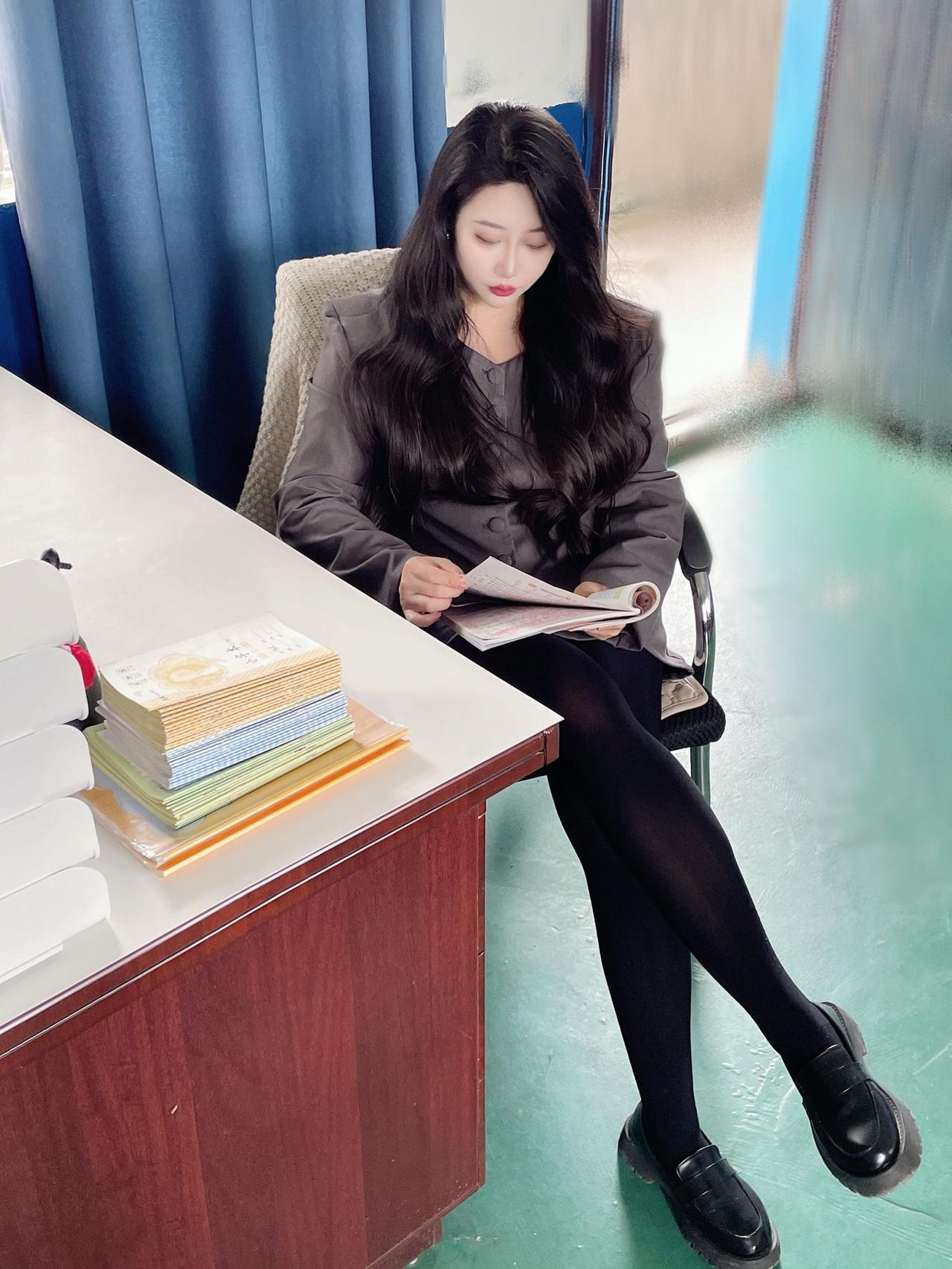 管不住自己嘴巴乱说话的，全部出去罚站。