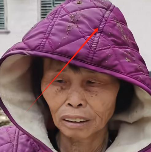 她只是想有一个家，她有什么错？广东的一位老人只是想修缮一下自己岌岌可危的老房