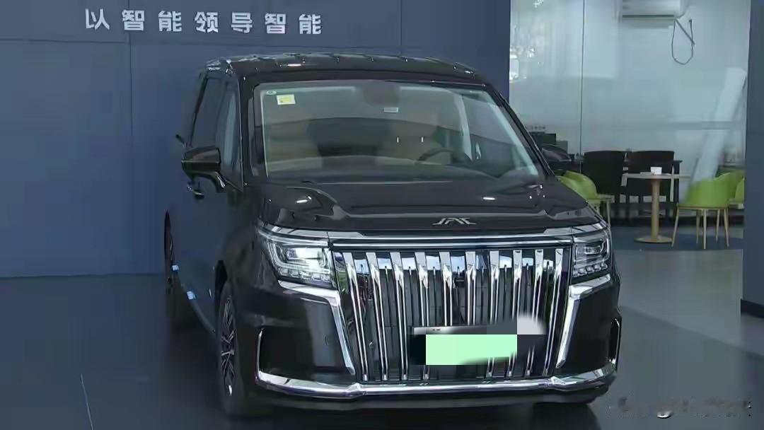 浙江嘉兴，一男子花16.3万，订了辆江淮瑞风RF8的展车，合同签完，男子支付了全