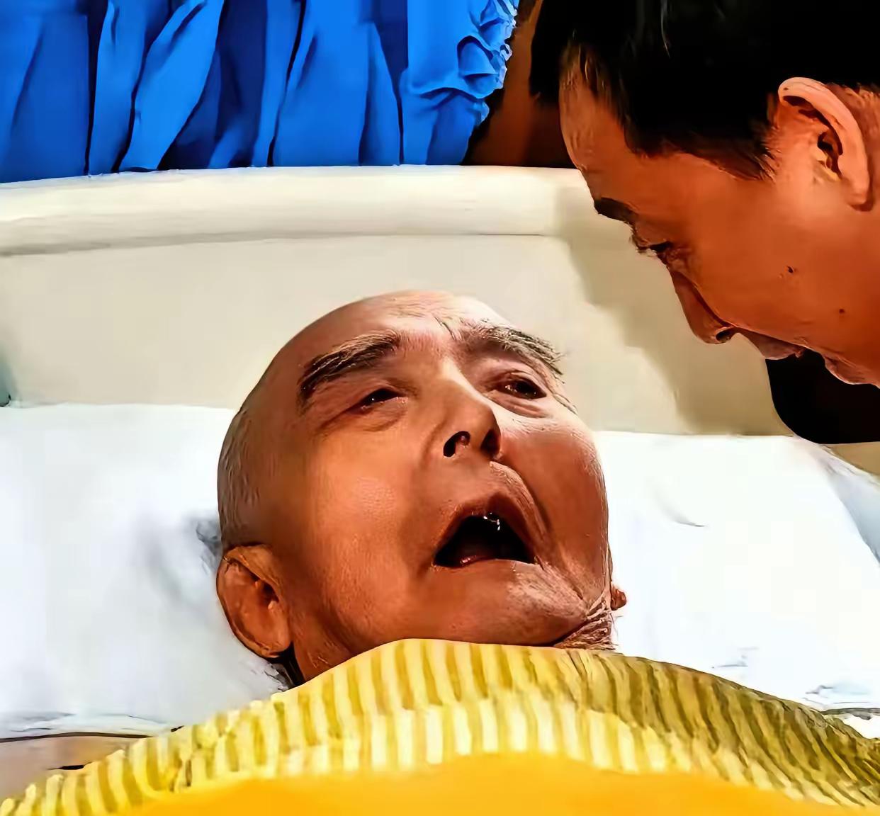 这个老人就是谷正文，别看图片上他奄奄一息，台湾地下党先烈们就是被他一手摧毁的，给