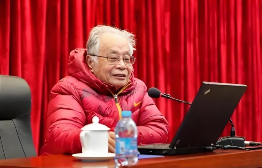 何祚庥老院士在3月23日发文称，ccd粒子的发现是夸克模型的重要突破。那么，老