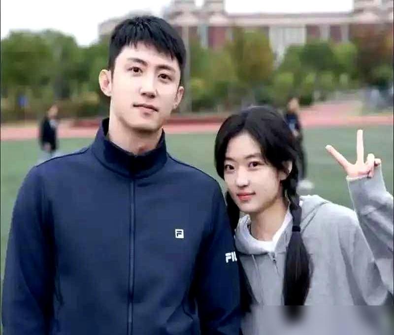 孙千火了，但她对黄景瑜和徐志胜的“两幅面孔”，彻底撕开了娱乐圈最现实的遮羞布。