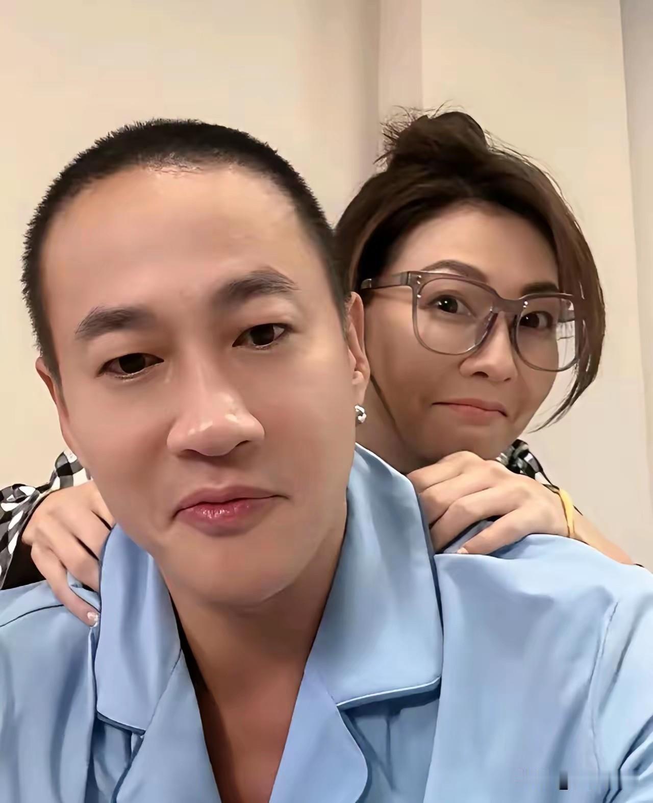 记者问何润东会不会出轨，他的回答我给满分。有记者问何润东：婚后会出轨吗？
