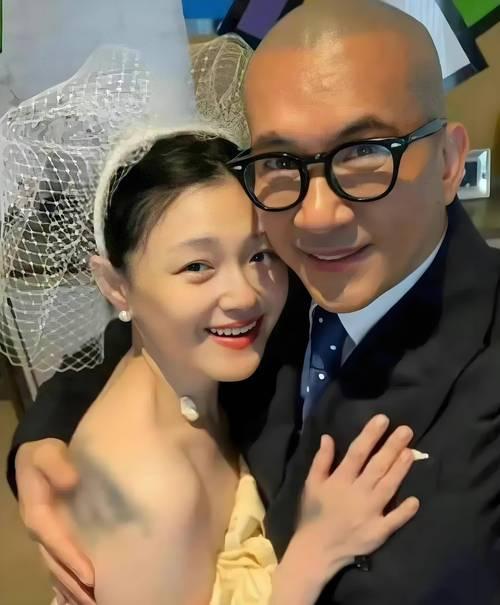 知乎上曾有人提问：如果大S没有去世，现在的生活会是什么样？评论区里有一条高赞回答