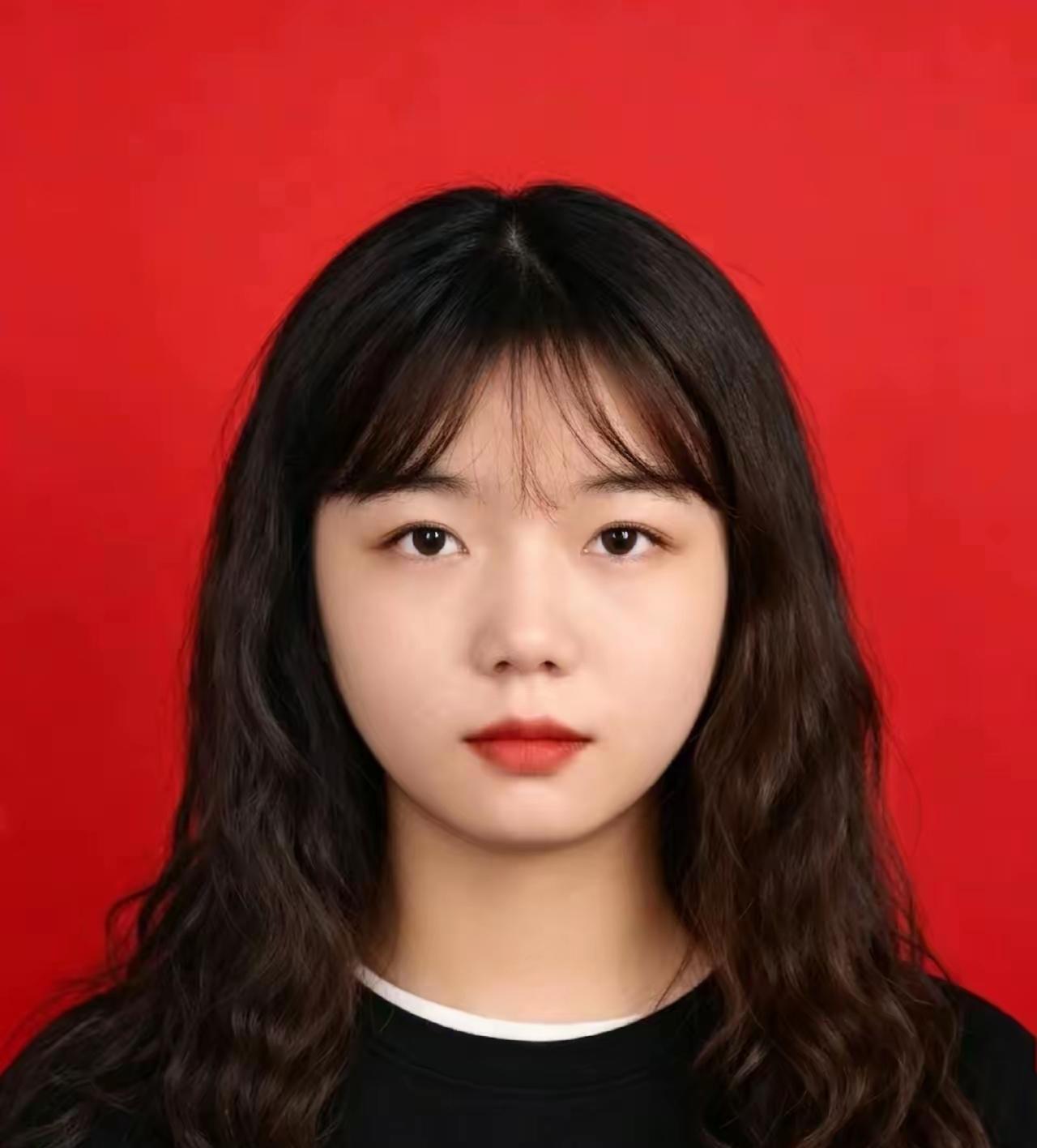 🌛她在苏州旅行途中偶遇持刀行凶，用一把雨伞击落歹徒凶器，与两名店员合力制伏