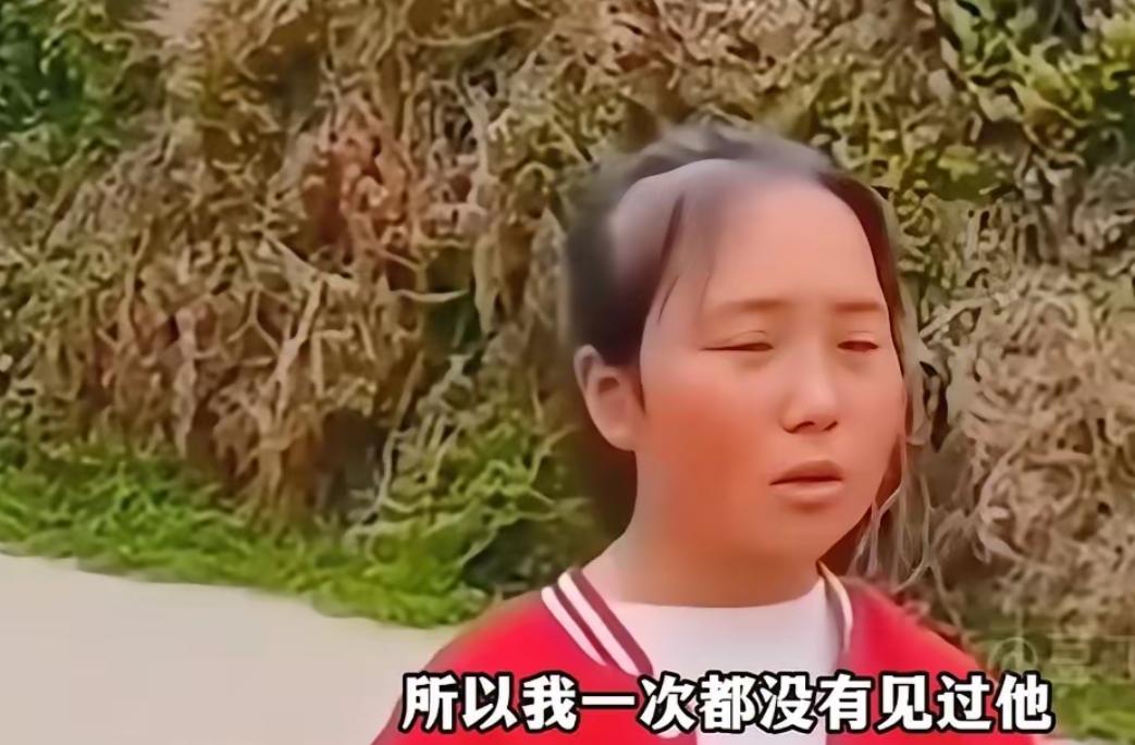 男子开车经过一个樱桃村，想买樱桃，不料都很贵，直到碰到一个小女孩，价格很便宜，男