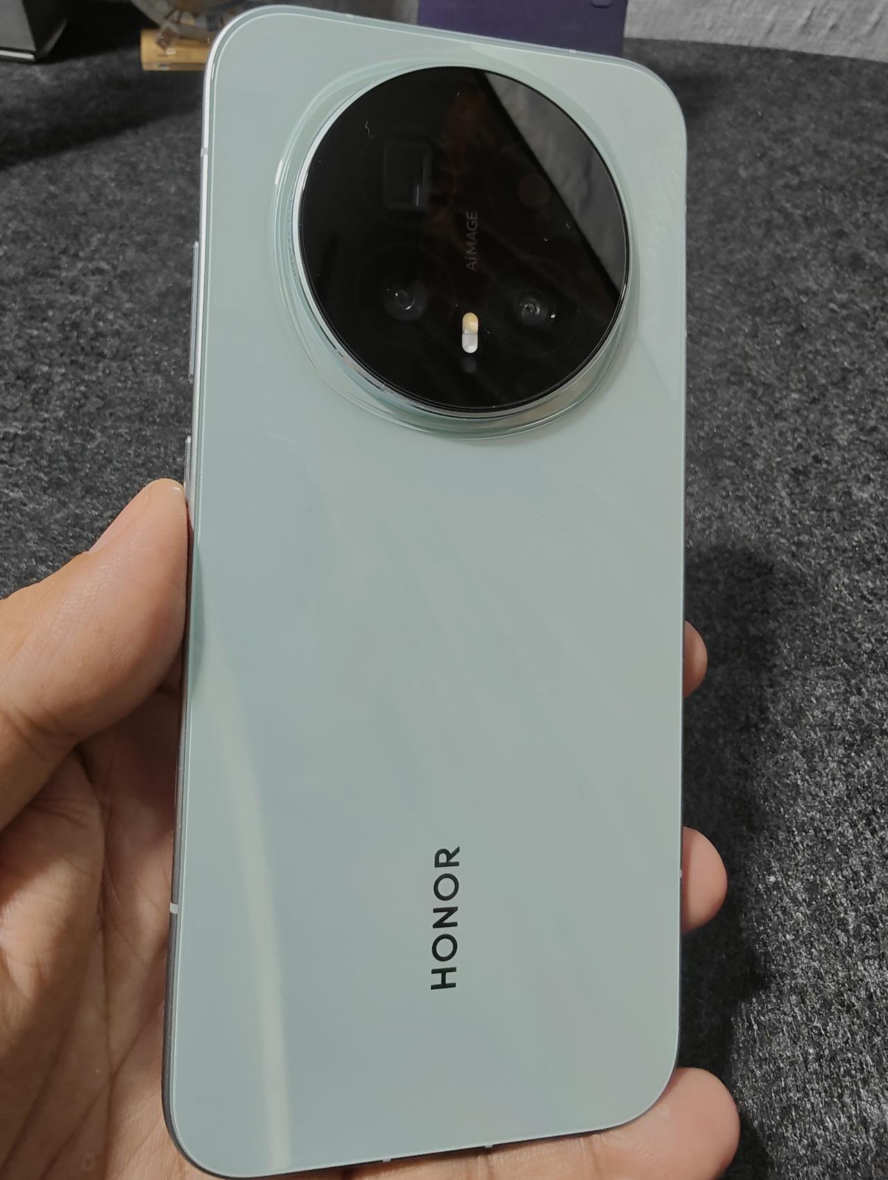 晕车星人的终极救星！荣耀Magic8晕动舒缓功能太顶了乘车刷手机必晕星人