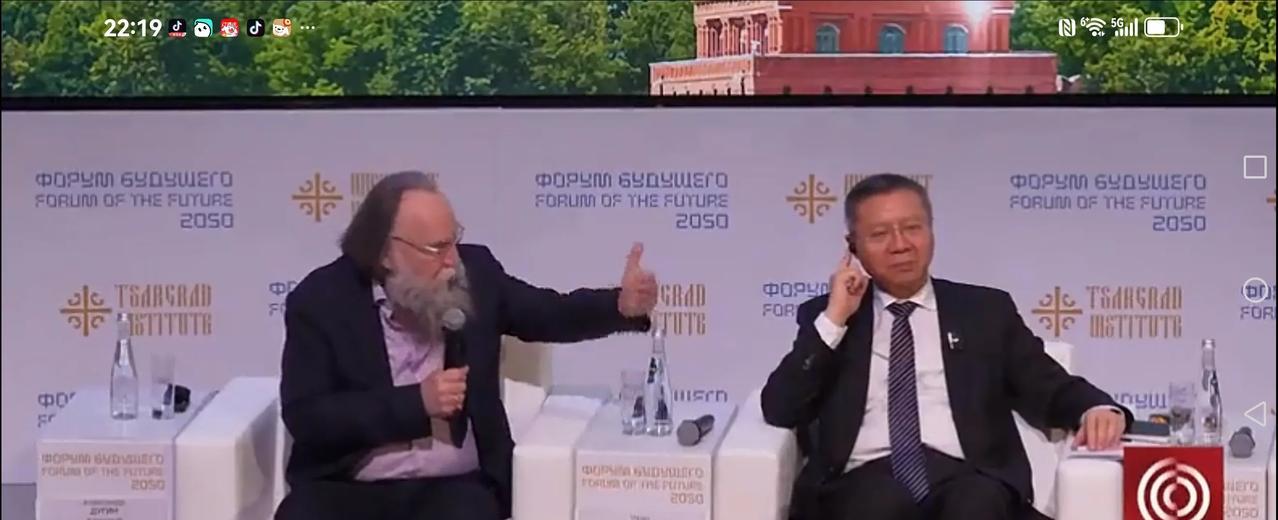 【七年之痒】七年前，一群所谓学院，研究中心，如同雨后春笋般拔地而起。都挂着名