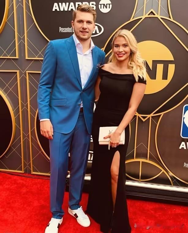 相恋9年疑似情变！东契奇与未婚妻安娜玛丽亚分手传闻愈演愈烈据斯洛文尼亚媒体报道