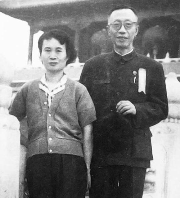 1962年，56岁溥仪迎娶38岁女护士李淑贤。这场婚事在北京城引起不小的动静