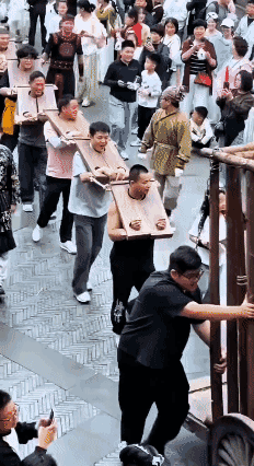 体验现代版流放！是不是都吃得太饱了？[捂脸哭]