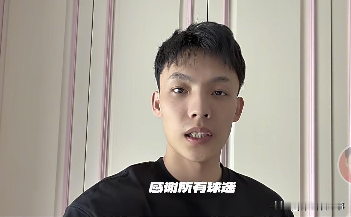 刚刚以超过165万票数获得了新赛季CBA全明星赛票王的徐杰，在自己的社媒平台上发