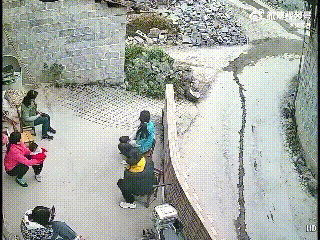 大哥天天从这路过，没人看清他是什么模样[笑着哭][笑着哭][笑着哭]