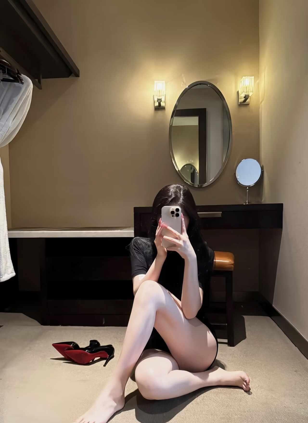 记录你的健身日常氛围感对镜拍对着镜子自拍对镜拍对镜子拍照正常穿搭无不良