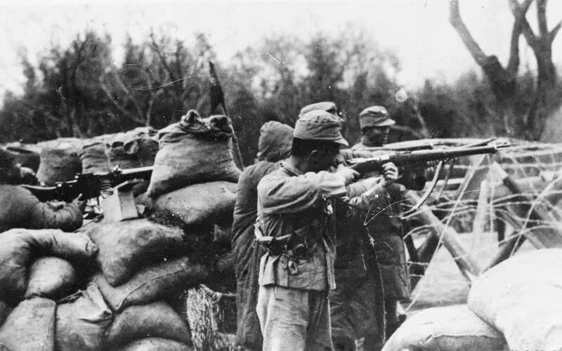 历史今天，1932年1月28日，日本海军陆战队分三路突袭上海闸北，国民党第十九路