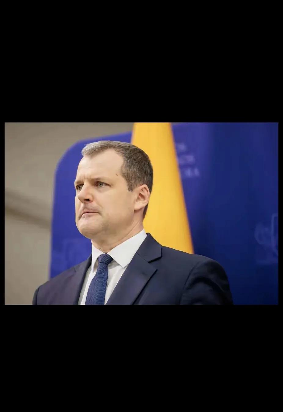 立陶宛的荒诞戏，该收场了！各位朋友，今儿唠立陶宛这出闹剧，真是离谱到家！他