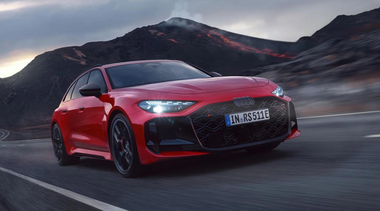 新款奥迪RS5发布了，EA8392.9T插混动力，综合马力639匹，零百加速3