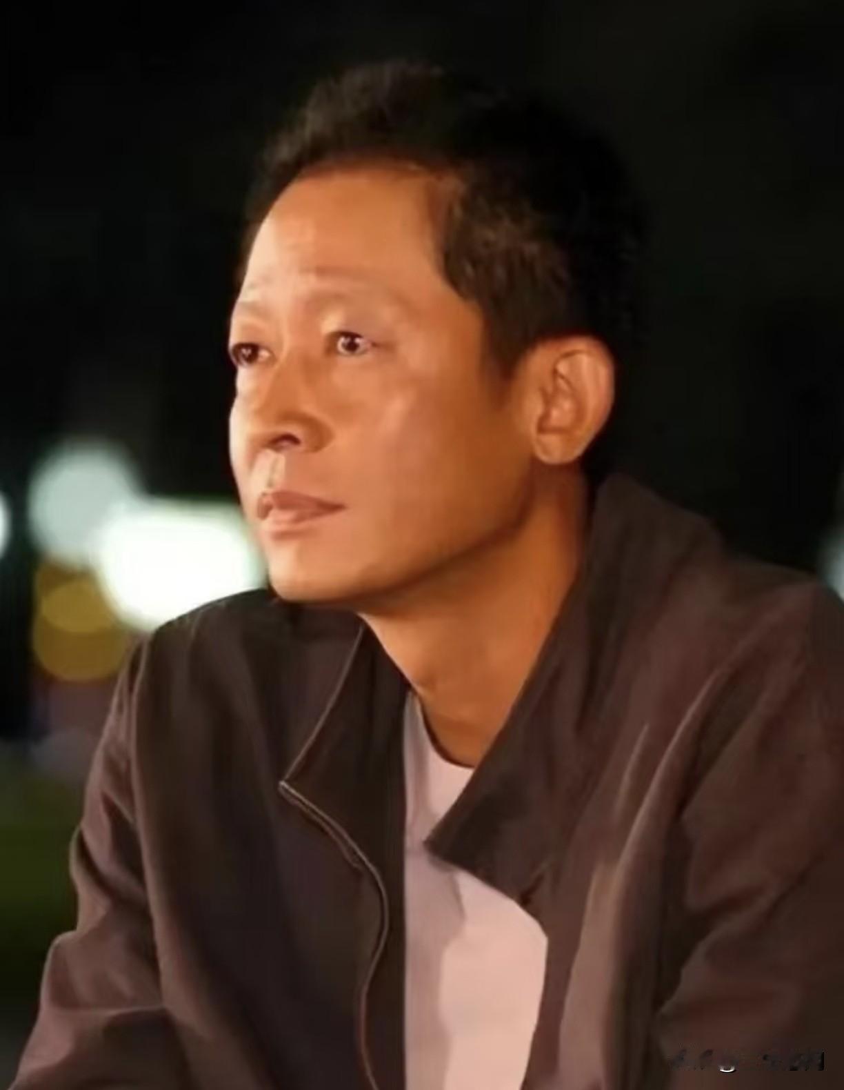 王志文有一段经典台词：“在社会上混，有一条铁律，就是你说点好话，就能搞定50%的