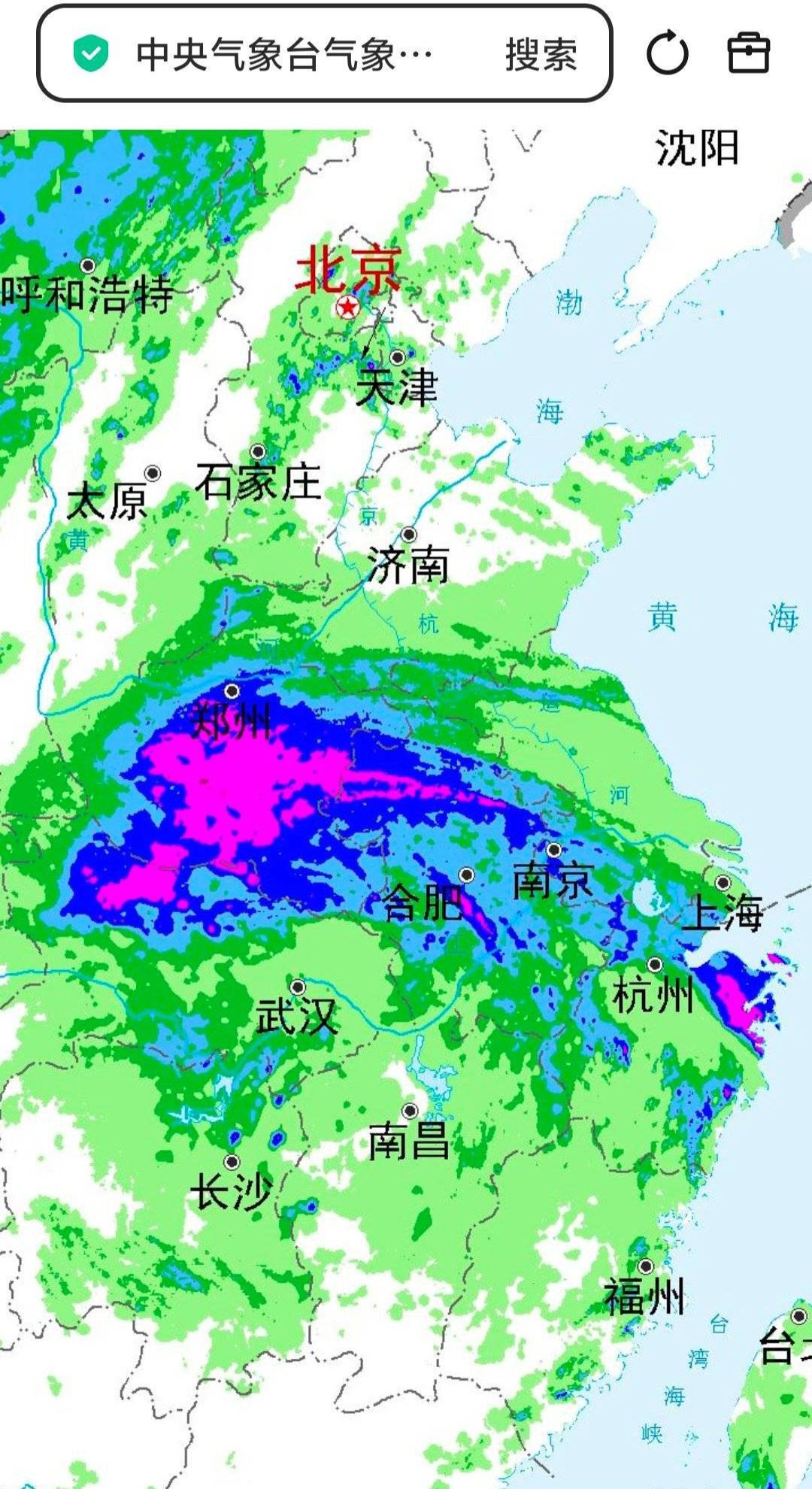 省会郑州20-20时突破60mm，刷新今夏以来日雨量记录。随着回波持续，预计明