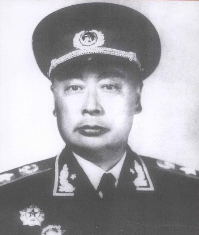 解放军进驻上海时遭遇外国人驾车阻拦，陈毅现场震怒，果断下令先将其抓捕！1949