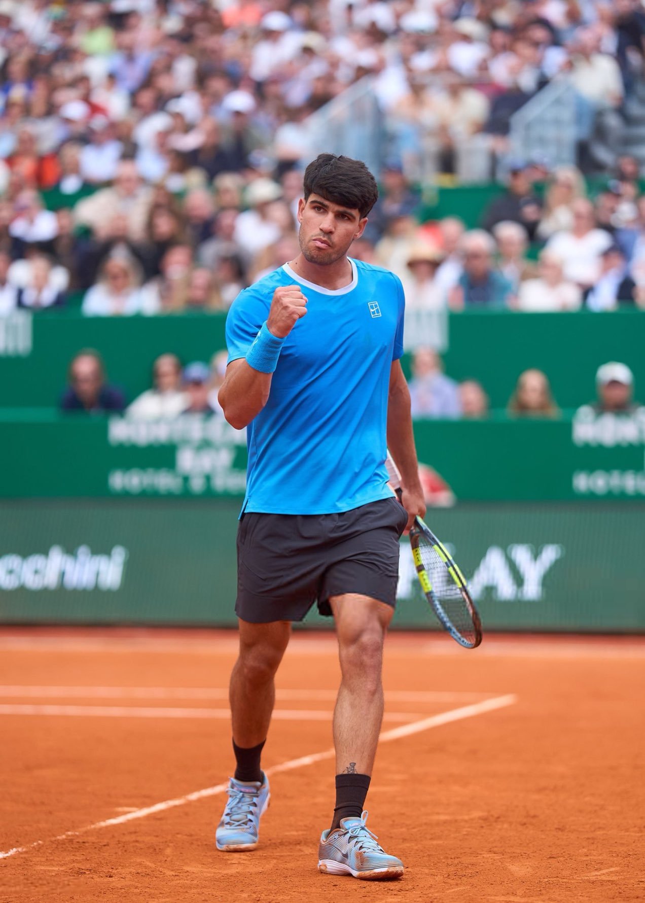 阿尔卡拉斯以6-3、6-0轻取布勃里克，收获生涯300胜，挺进蒙特卡洛大师赛四强