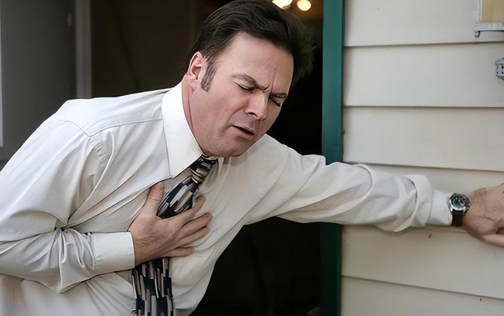 人不会无缘无故得心源性猝死！研究发现：猝死的人，多半爱干4事每次看到心源性猝