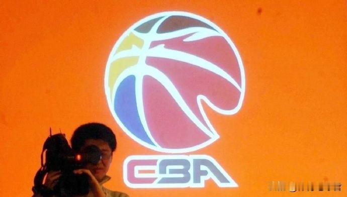 山东男篮对球迷太慷慨了。据CBA媒体人付政浩透露：山东男篮斥资55万元向山东广