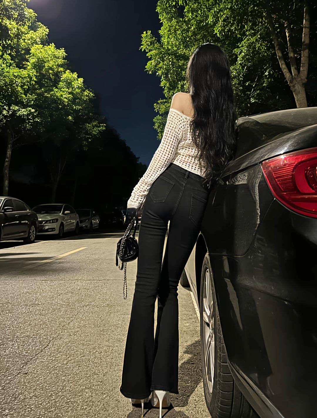 微笑面对一切，人活在这世上就是一口气，无论遇到任何困难，只要我还笑得出来，我就赢