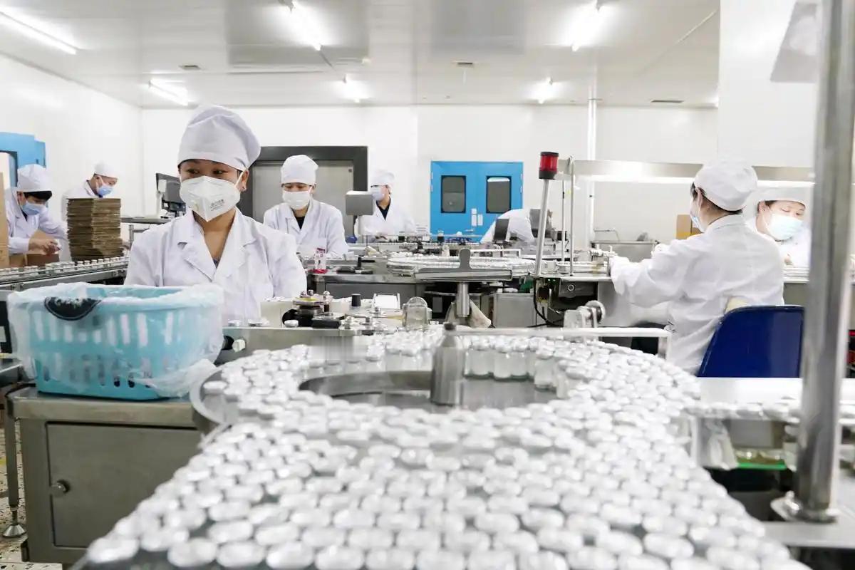 美媒发现，除了稀土以外，中国手里还有一张王牌没用，那就是美国的医药供应链，尤其是