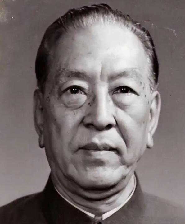 “扬言铲平中国？”1969年，欧洲著名穷国家阿尔巴尼亚向中国索要援助，甚至要求给
