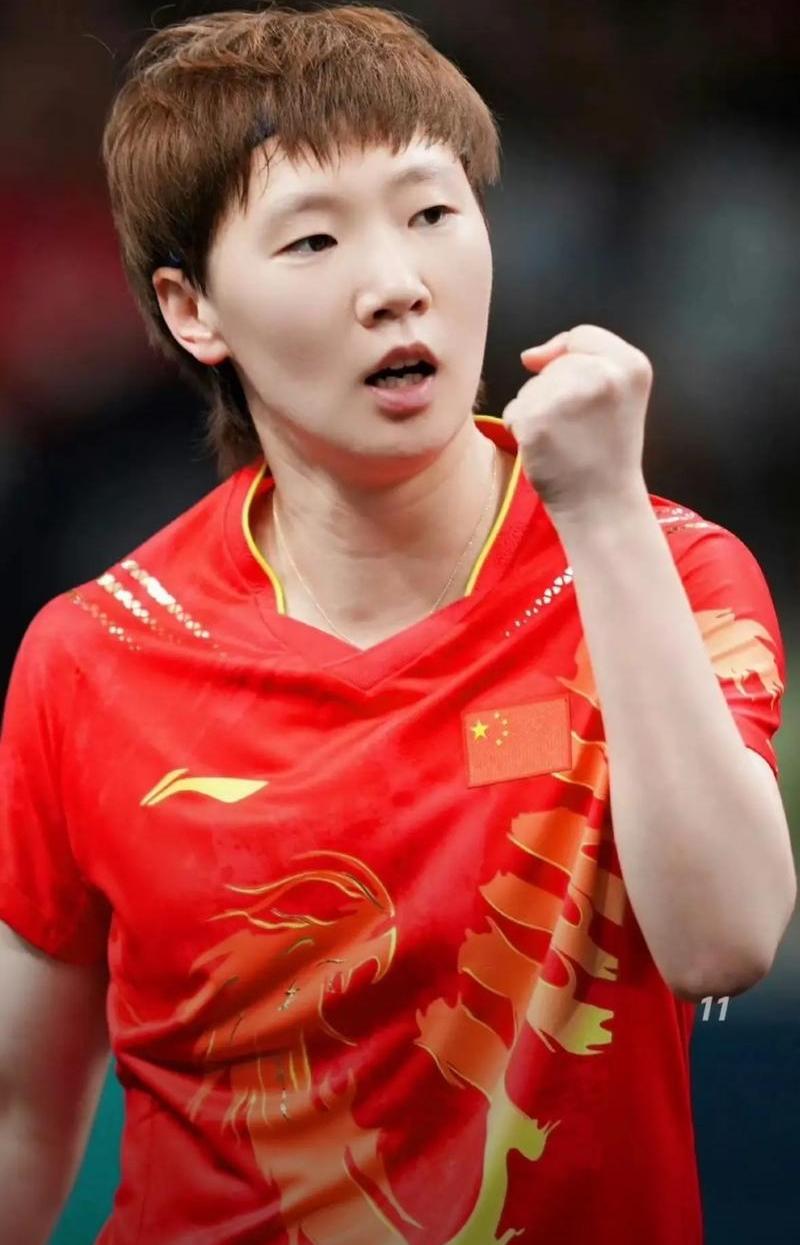 心疼王曼昱在重庆冠军赛的遭遇。短短18分钟，三局仅获15分，她被大藤沙月打得毫无