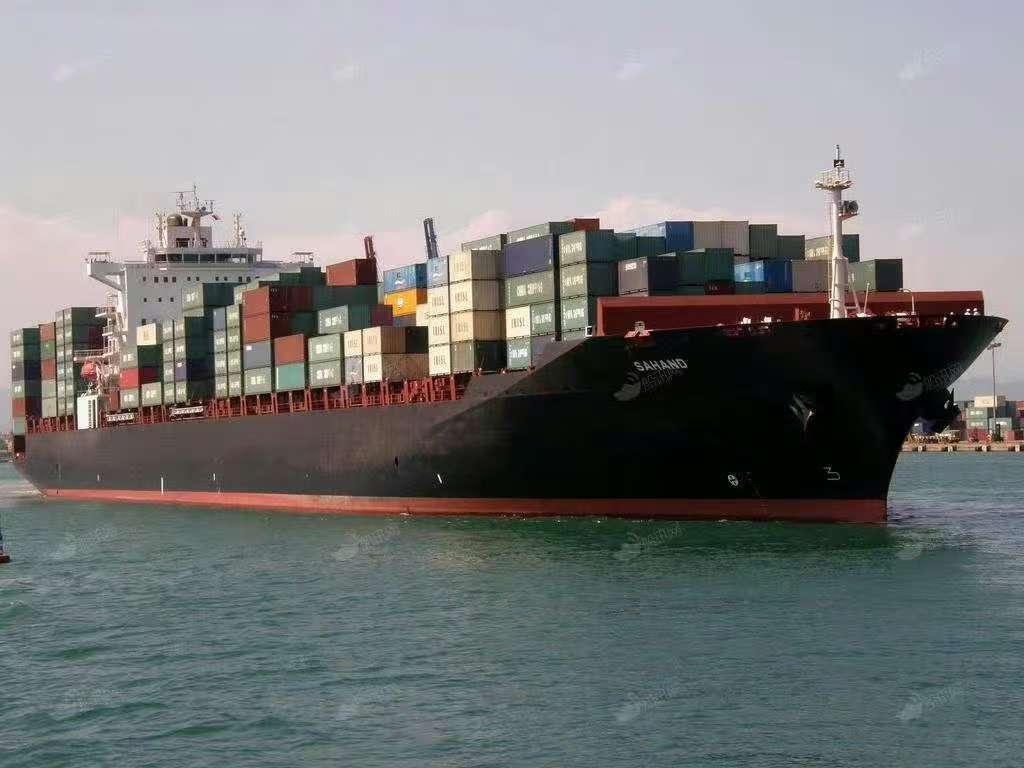 【突发！美军武力扣押伊朗巨型货船，上面满载中国商品】在4月19日，美国总统特