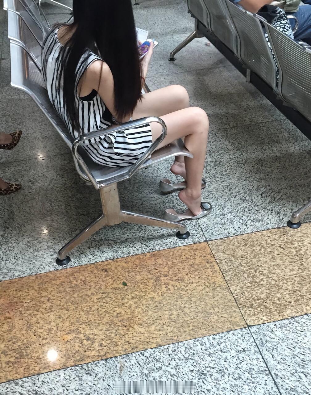 理性讨论，2026年了还用这么老的手机，真不嫌丢人？