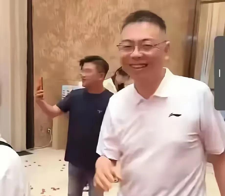 浙江男篮下赛季或重金引援，不甘心落后同城对手。浙江广厦完成CBA首冠后，大摆宴