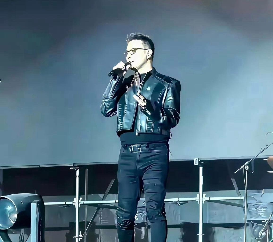 这到底是谁拍的汪峰啊，效果也太出乎意料了！