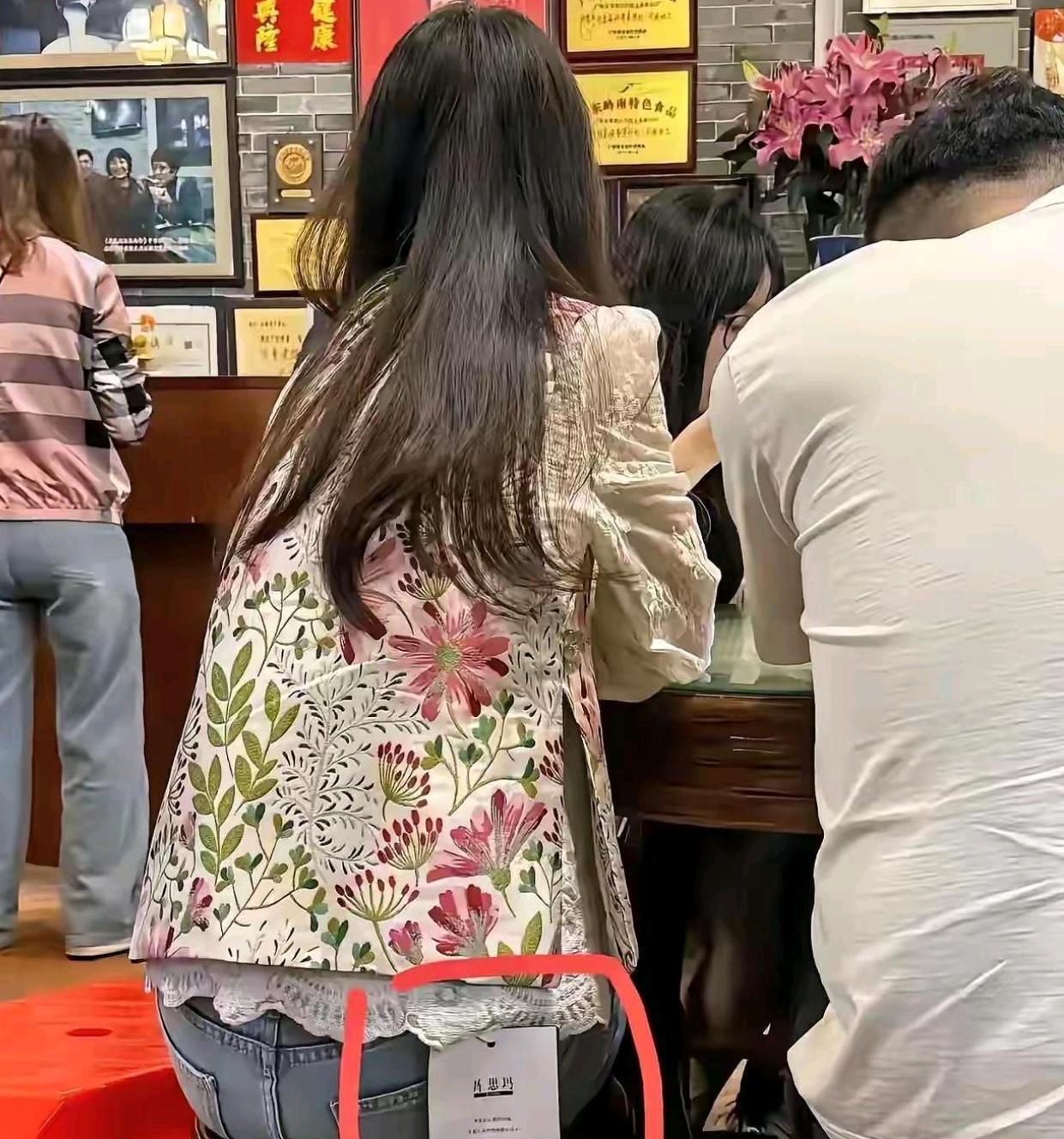 为何这种现象越来越多？可能我们网上买的衣物都被别人穿过