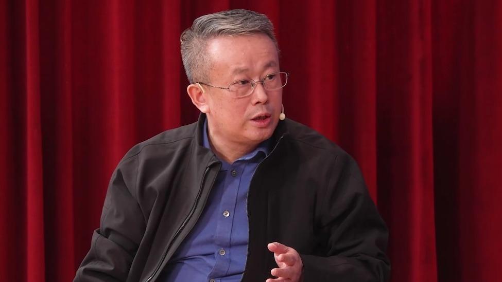 项立刚一句话戳破了美国AI算力泡沫。 项立刚指出美国AI最大的问题是算力与模