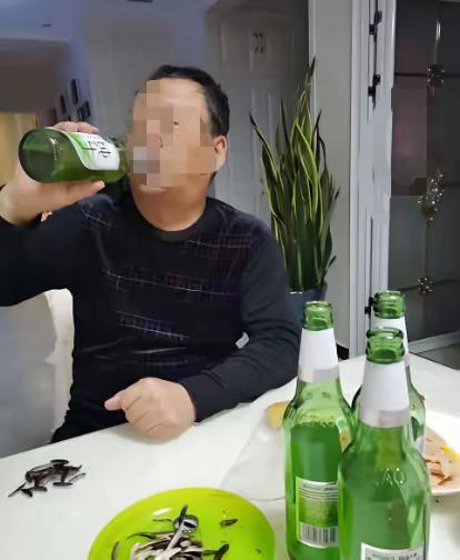 爸爸投资被骗200万，我的大学，是刷盘子凑出来的我现在非常讨厌我爸爸，这份情