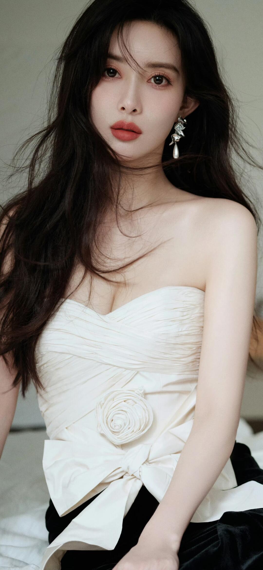 孟子义金宣虎wink好美的孟，欢迎大家来预约孟子义新剧「百花杀」🌺​​​