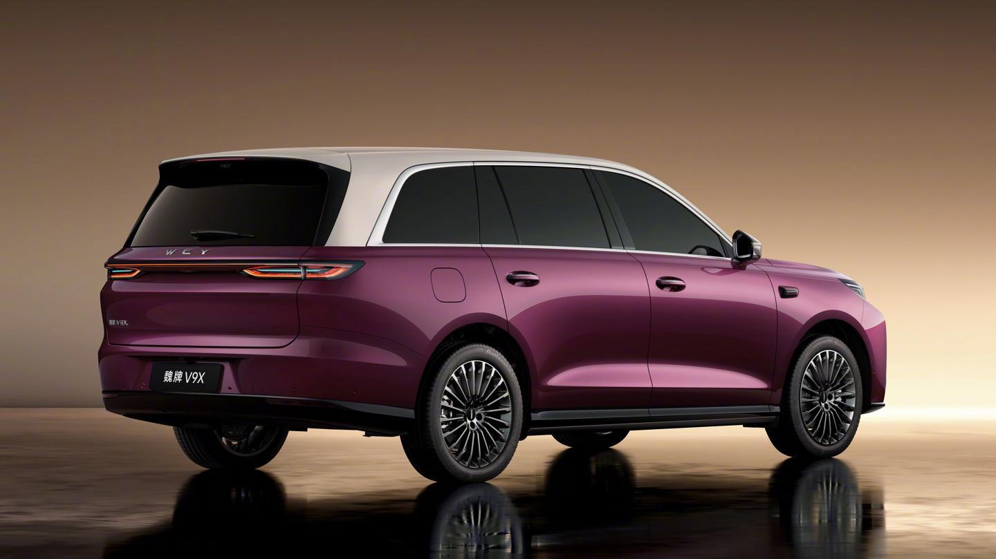 长城汽车旗下魏牌公布了全新的旗舰SUV车型——魏牌V9X外观图。这个