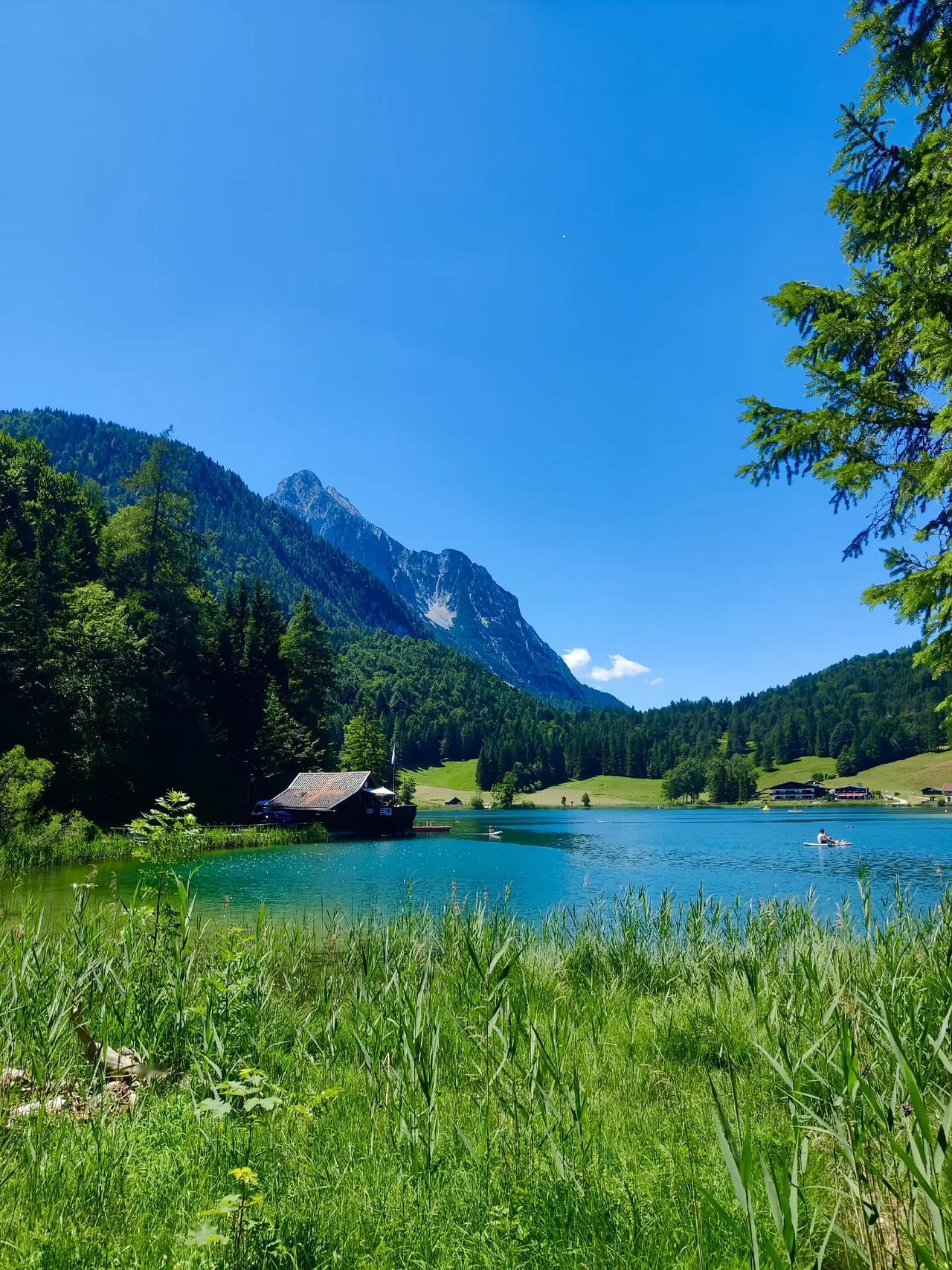 请人工智能AI不要给我推荐中国和日本的消息，我不希望听到这方面的消息。我就想哪一