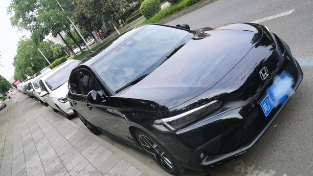 23款手动思域已首保开了三个月了，前天首保完首保4200公里15.7落地的