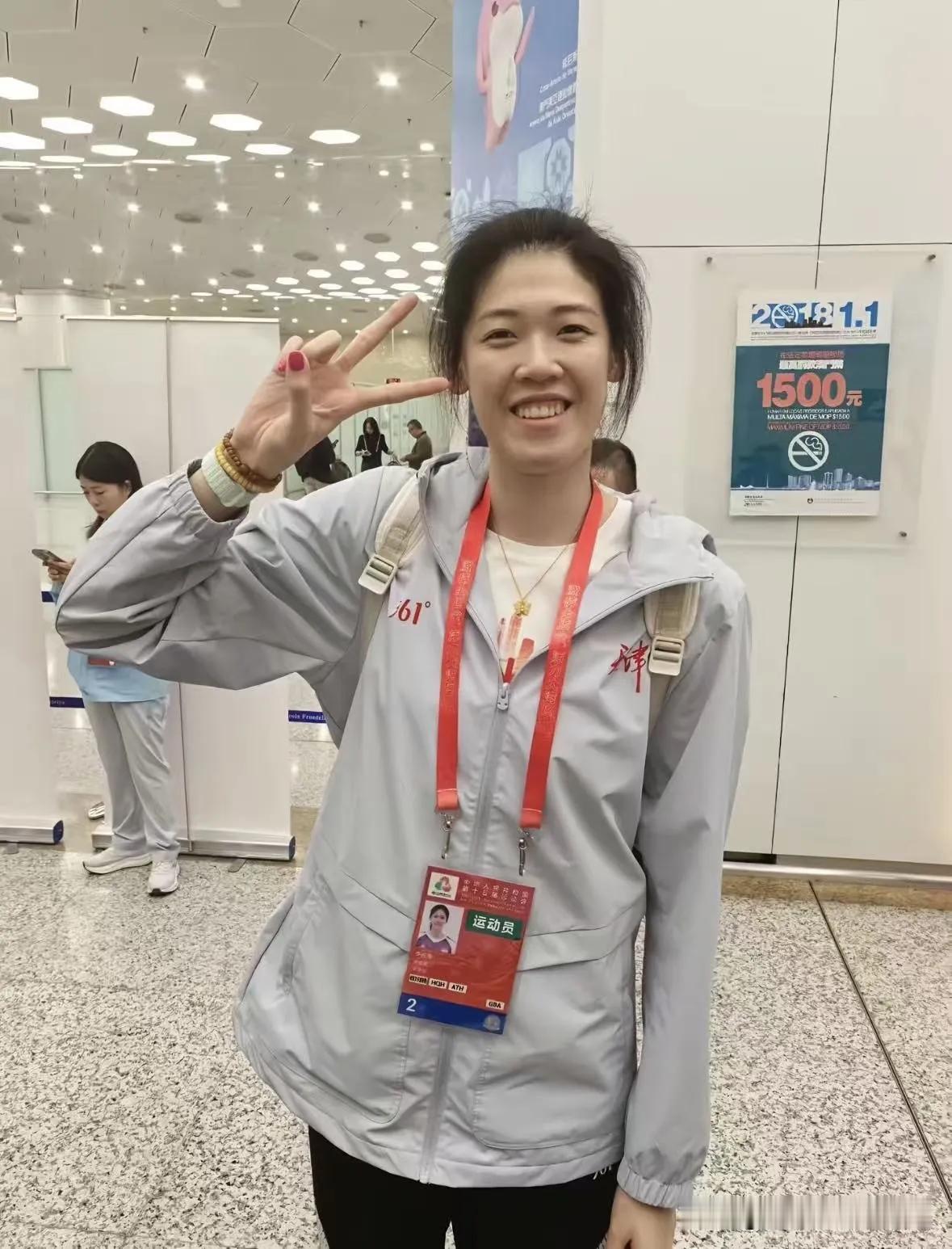 [[赞][祈祷][比心]李盈莹已顺利到达米兰。为米兰对中国莹的备至关怀点赞[比心