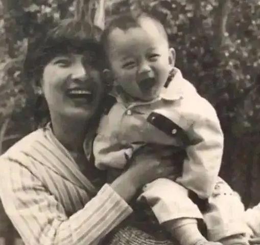 陕西一女子1988年丢了儿子，为了找娃，她跟丈夫离了婚，32年后，她终于在四川找