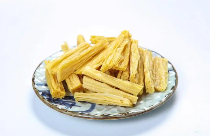 冷知识：腐竹并不是用豆腐做成的，而是豆浆煮沸后表面凝结的油皮晾干的？先说说我