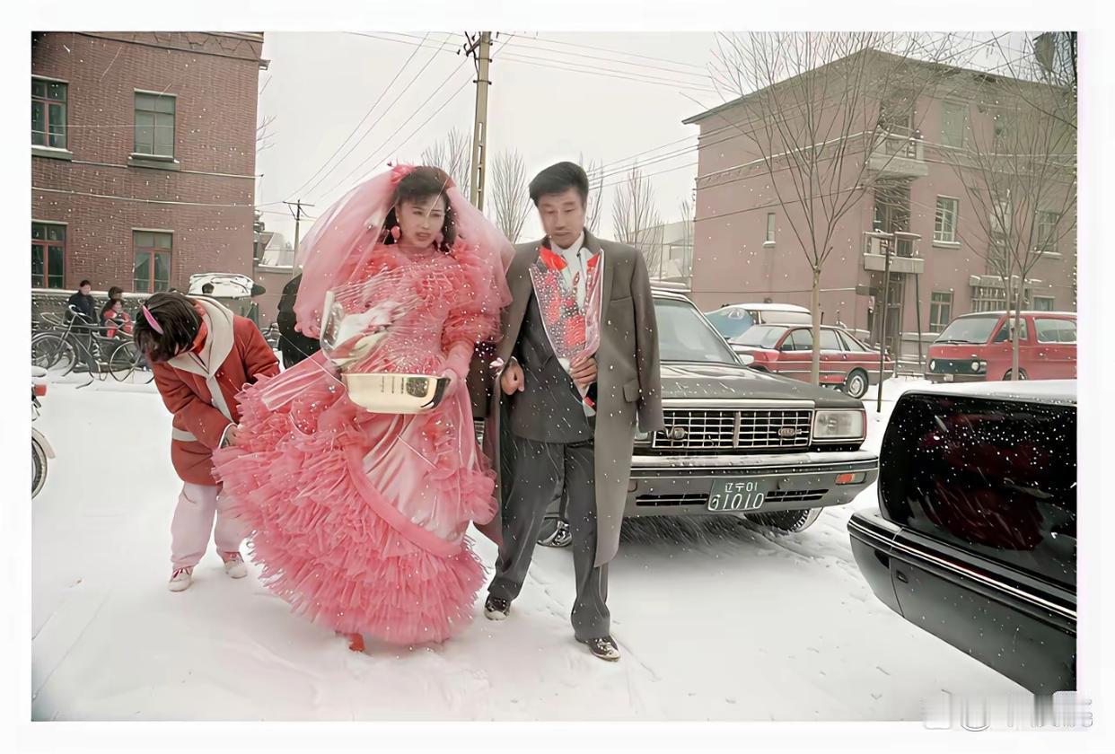 30年前的婚礼办成这样是不是很牛了？[比心]