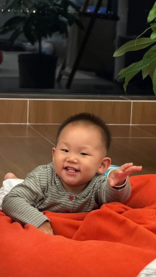 白眼翻到天了哈哈哈