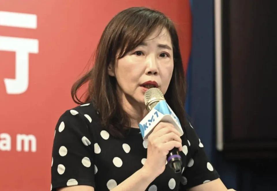 太劲爆了！国民党前文传会主委尹乃菁，在离任前终于说出了实话，她表示蓝营虽然有统一