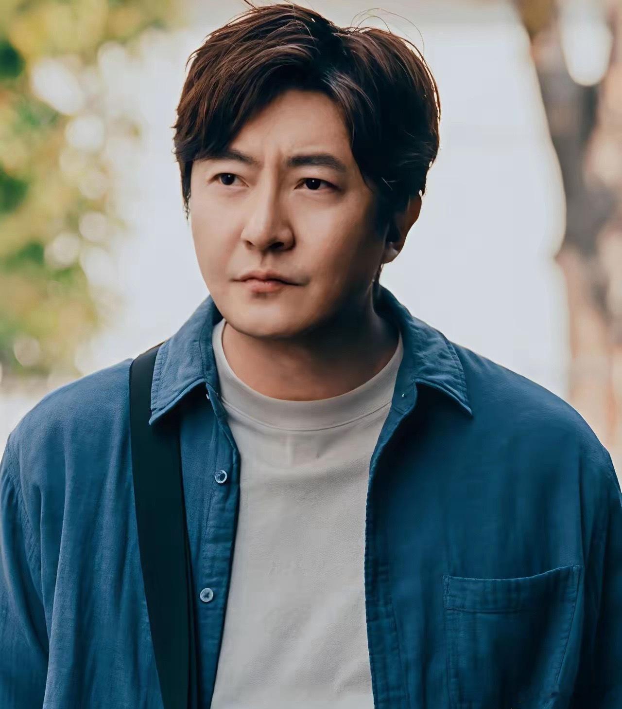 《迷墙》最令人无语的不是余鸣一事无成的窝囊，也不是他为了养侄女不让老婆生孩子余鸣