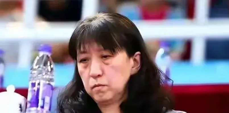 排管中心现在已经成了中国排球的桎梏，排管中心如果不推倒重建，中国排球不会有未来，